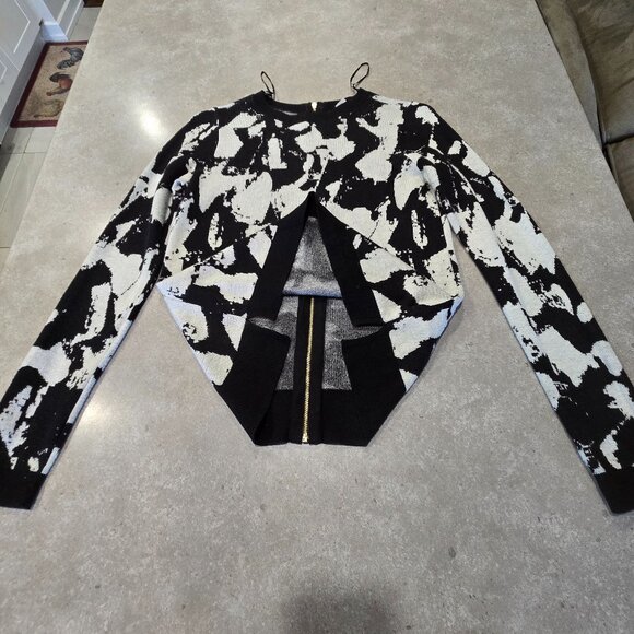 H&M Women's Graphic Print Long Sleeves Knit w/Back Zipper - Black/Cream - SML - Picture 10 of 13